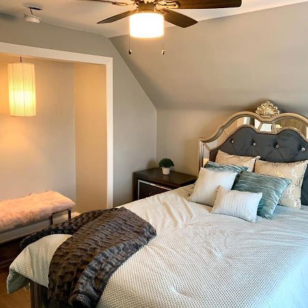 The Oakwood Cottage- With Private Yard & Parking, Minutes From Falls & Casino By Niagara Hospitality 尼亚加拉瀑布 外观 照片